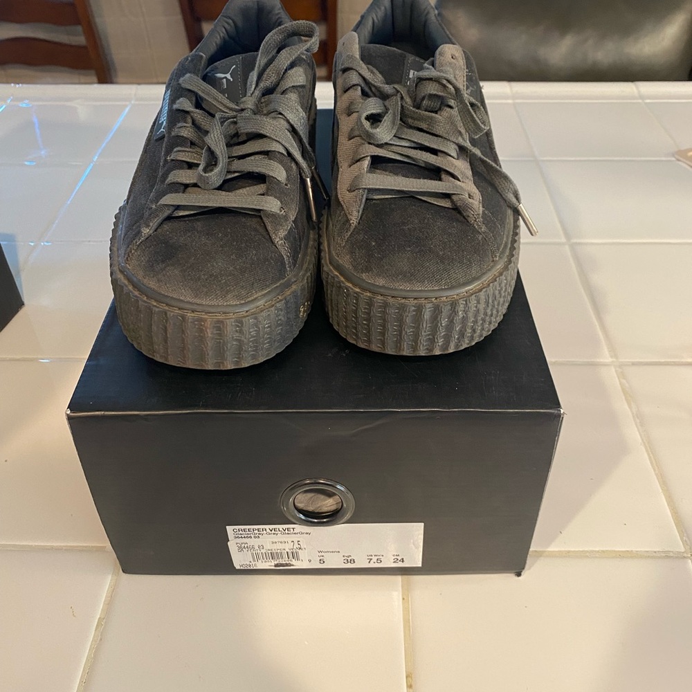 Grey puma velvet creeper